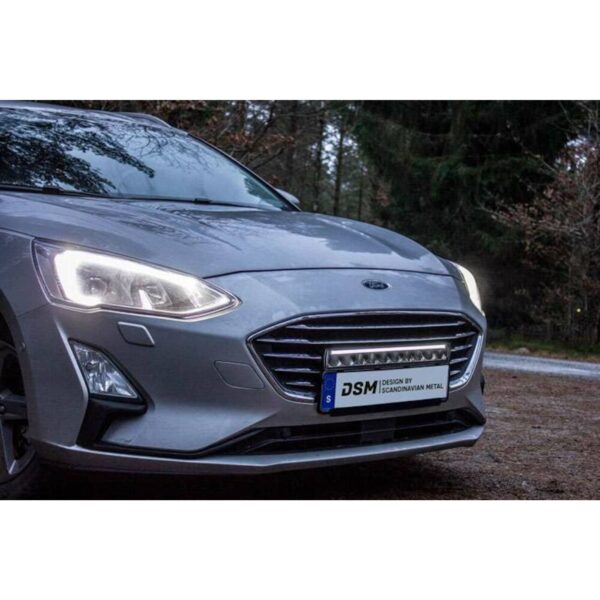 Ford Focus 2018+ LED Ramp med modellanpassat monteringsfäste