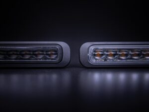 DARK KNIGHT BLIXTLJUS ORANGE 4 LED MÖRKTONAT GLAS