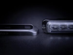 DARK KNIGHT BLIXTLJUS ORANGE 4 LED MÖRKTONAT GLAS