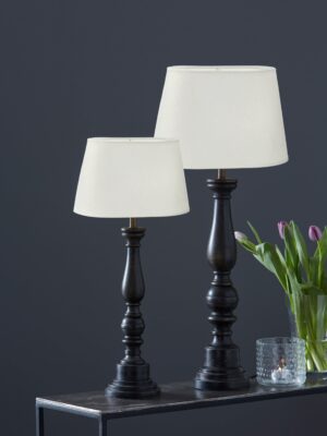 Doris bordslampa med oval skärm 64 cm