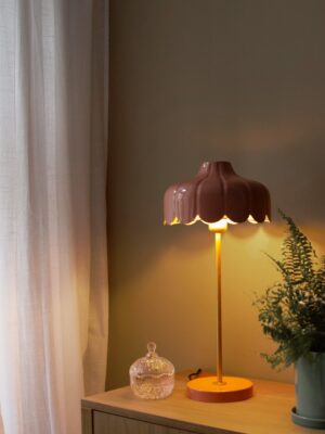 Wells bordslampa Mellanrosa/guld 50 cm