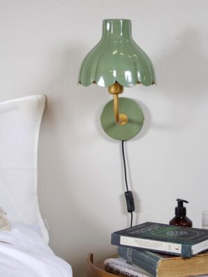 Wells vägglampa Mossa/guld 21 cm