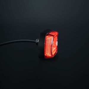 Strands FOR9T GRAVITY rött positionsljus, 10-40V, 2,5m kabel, cc:75