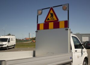 Flakskylt, uppskjutbar